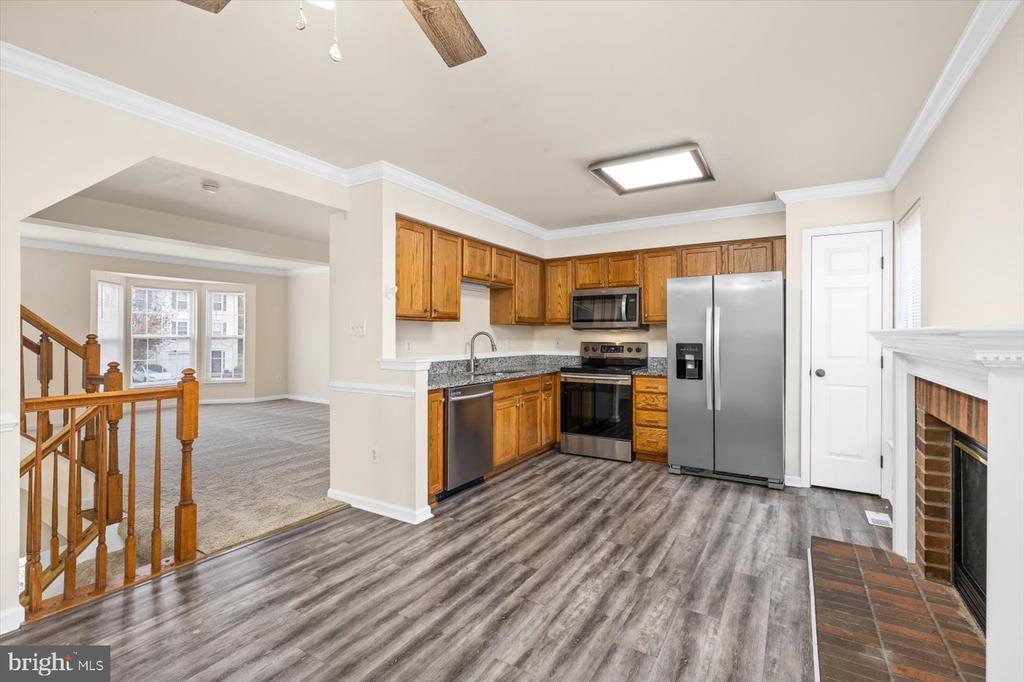 4707 COLONNADE WAY