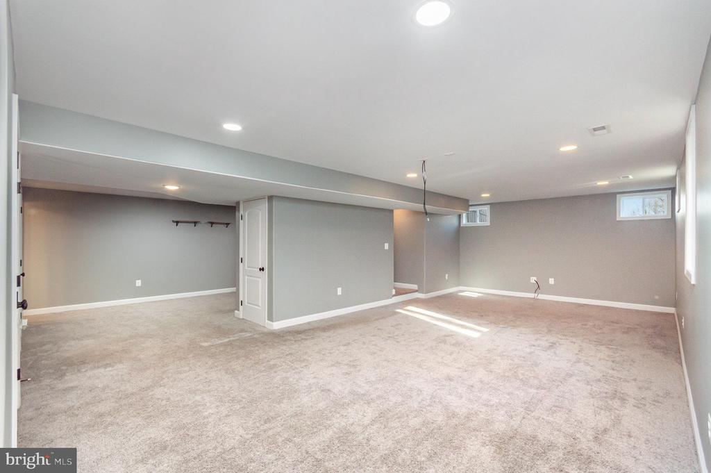 10317 NAPOLEON STREET