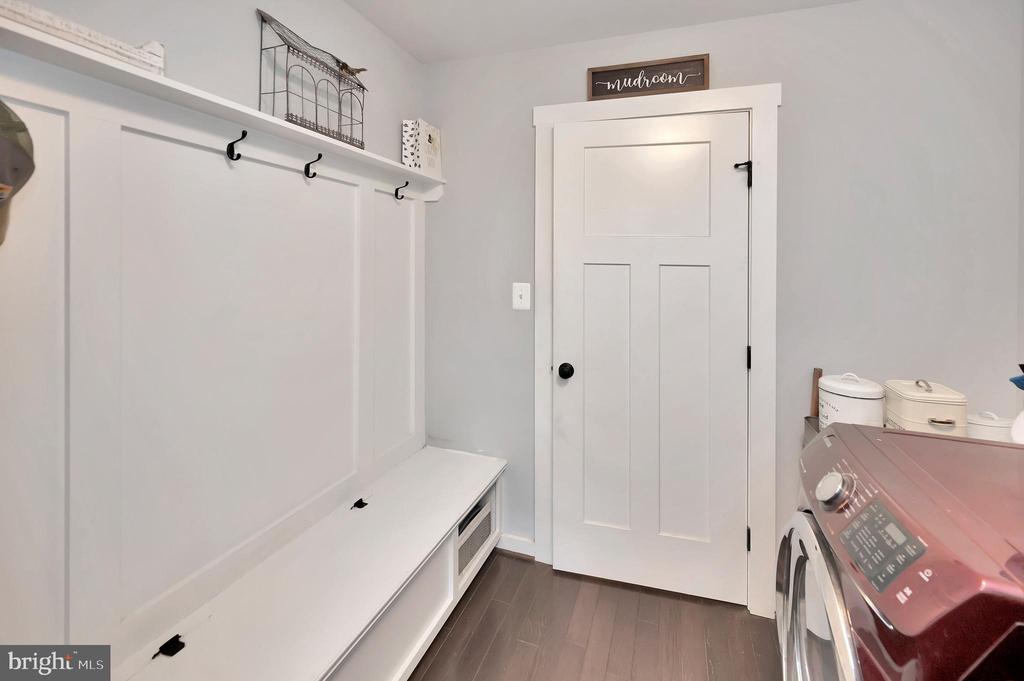 11511 CATHARPIN ROAD