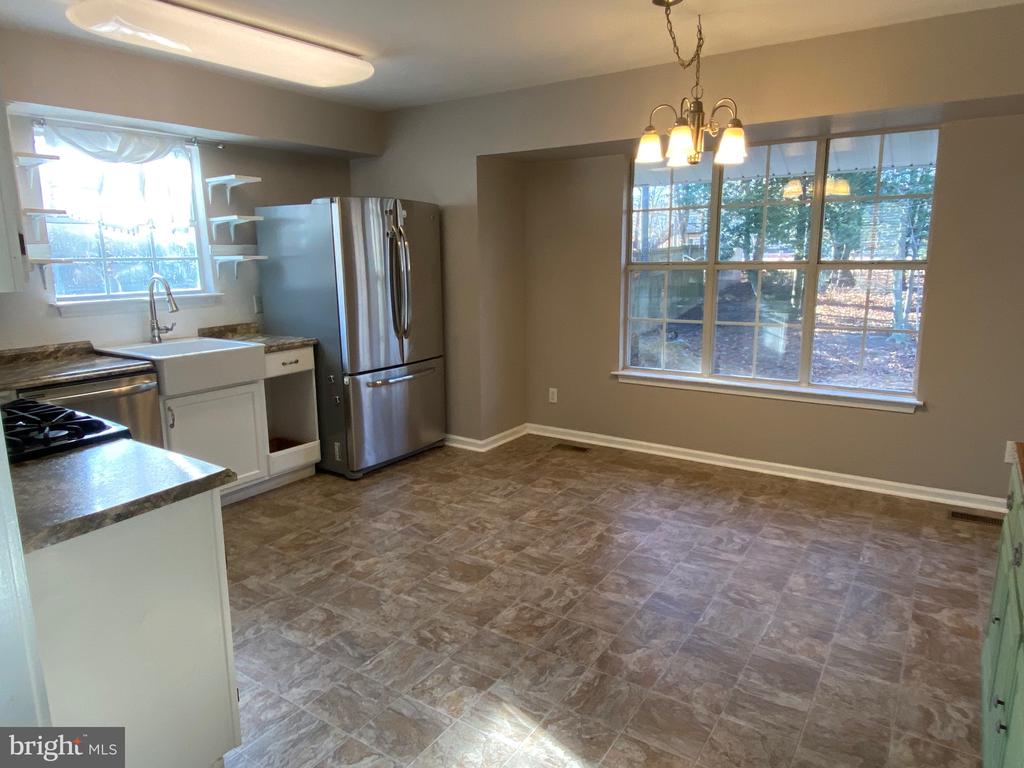 10704 HEATHERWOOD DRIVE
