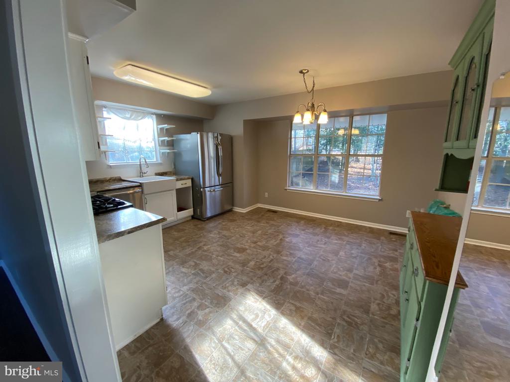 10704 HEATHERWOOD DRIVE