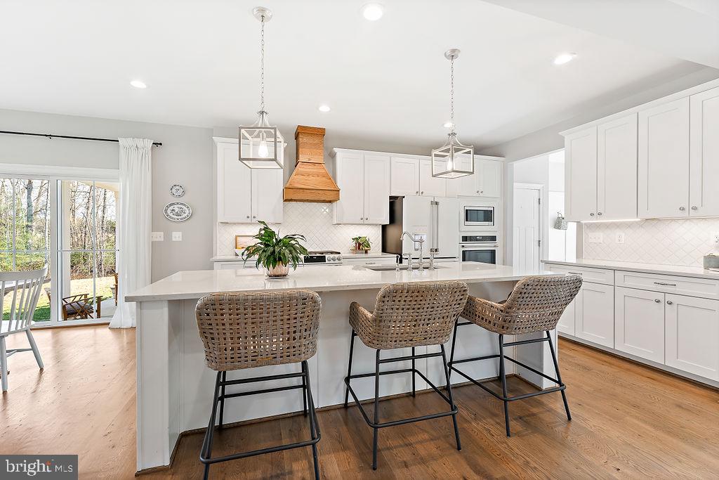 7701 RIPARIAN COURT