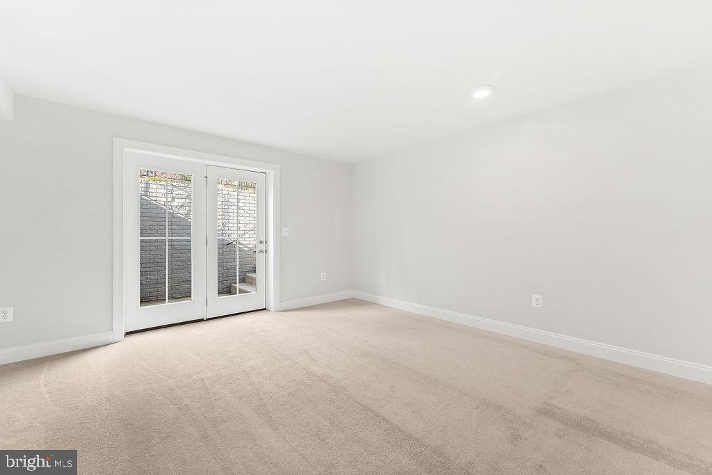 7701 RIPARIAN COURT