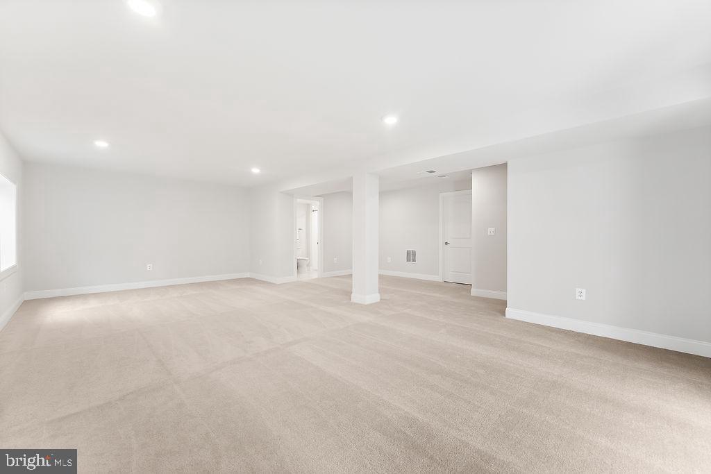 7701 RIPARIAN COURT