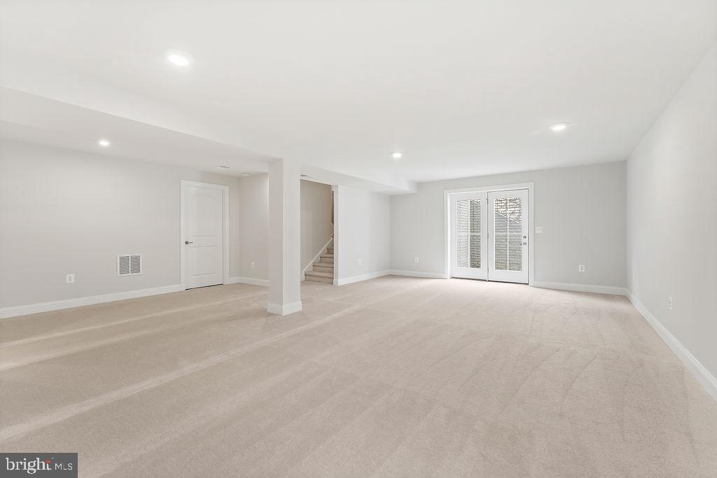 7701 RIPARIAN COURT