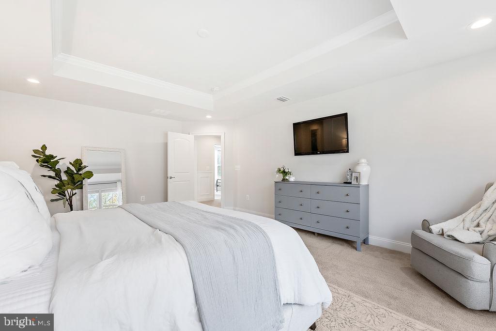 7701 RIPARIAN COURT