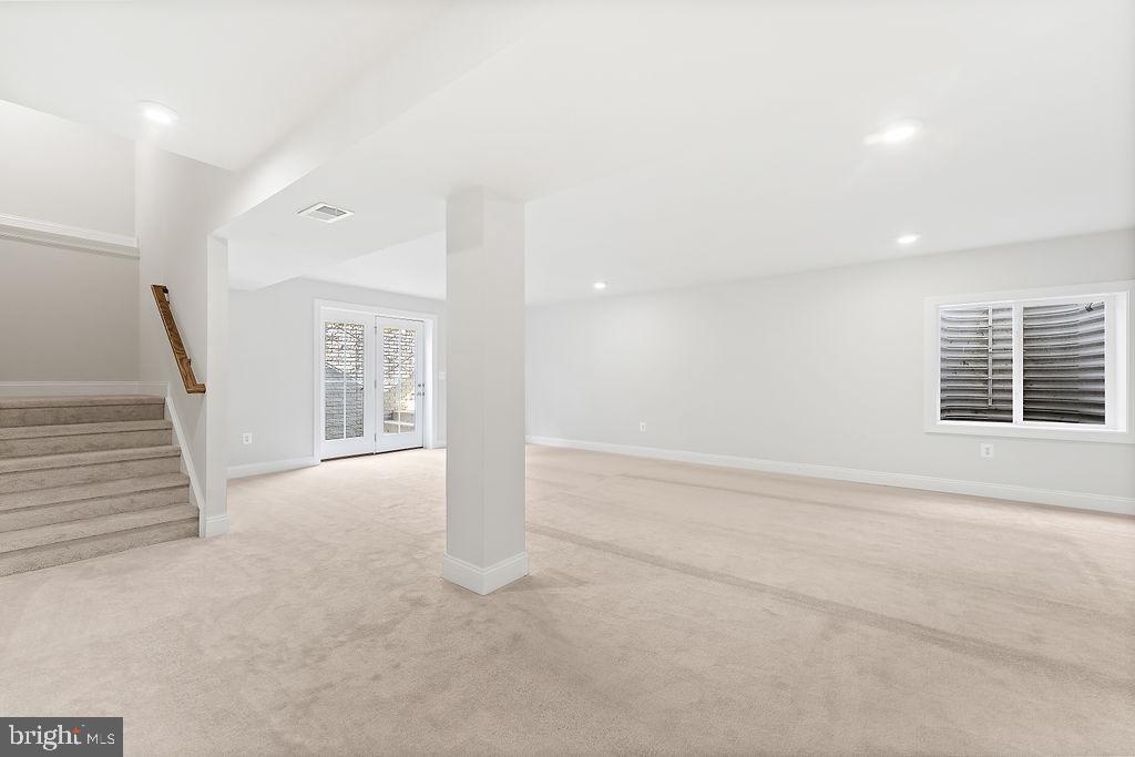 7701 RIPARIAN COURT