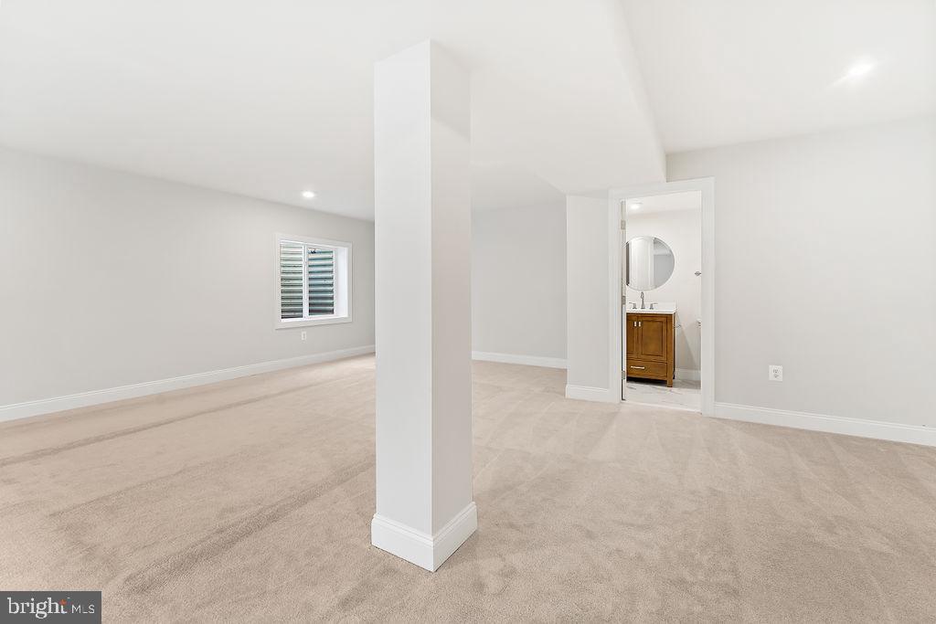 7701 RIPARIAN COURT