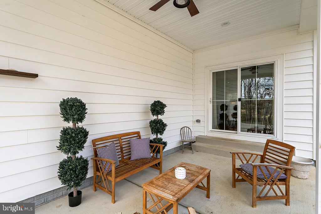 7701 RIPARIAN COURT