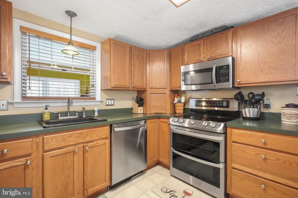 7032 OLD PLANK ROAD