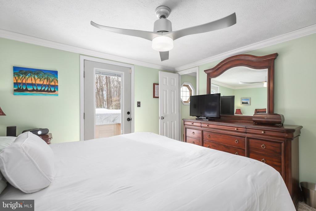 7032 OLD PLANK ROAD