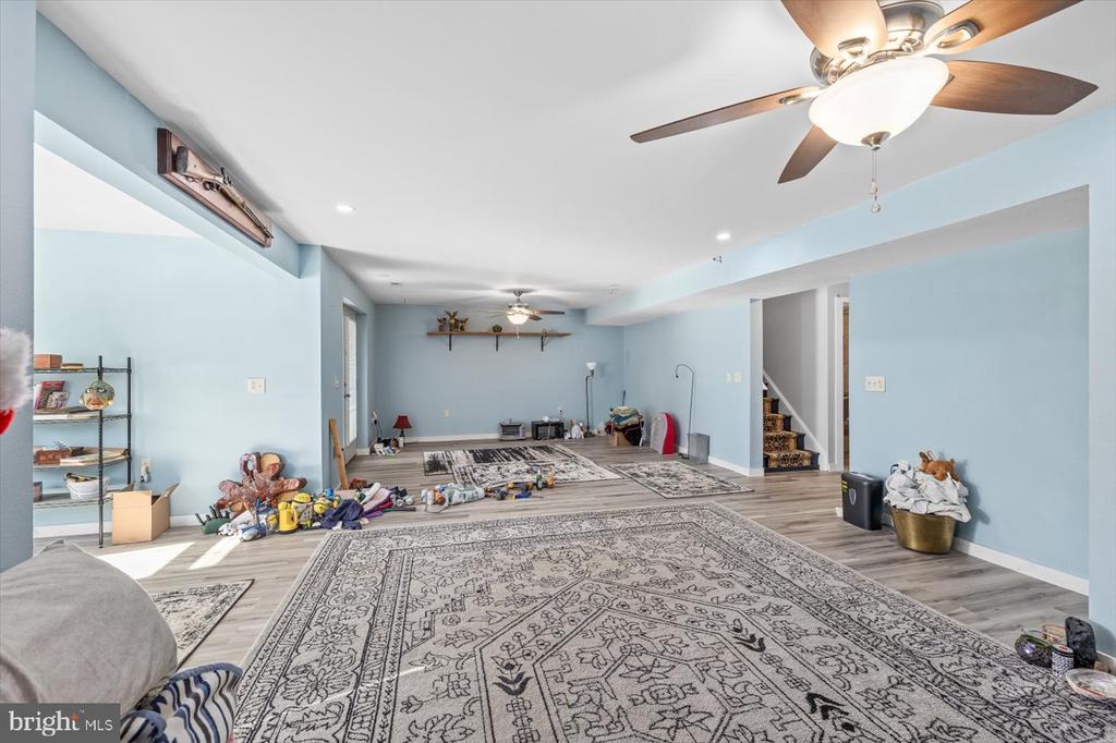 9102 ROYAL COURT