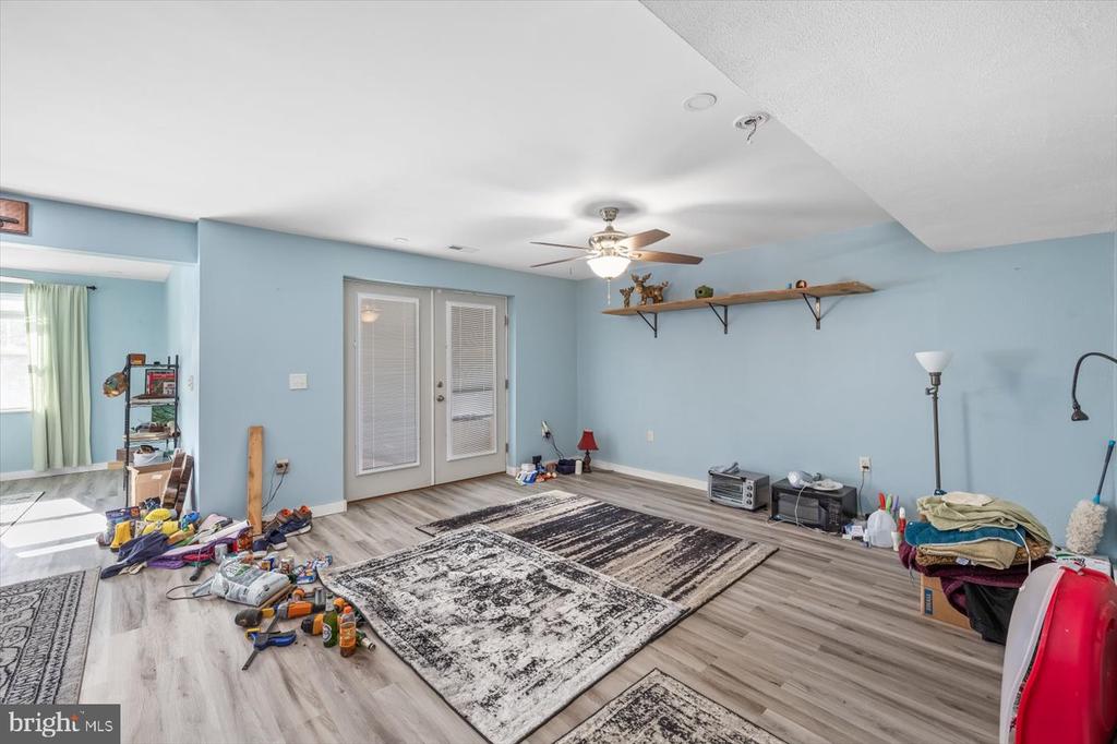 9102 ROYAL COURT