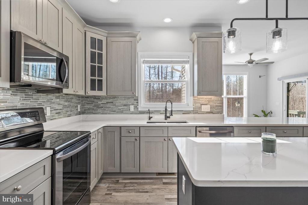 9102 ROYAL COURT
