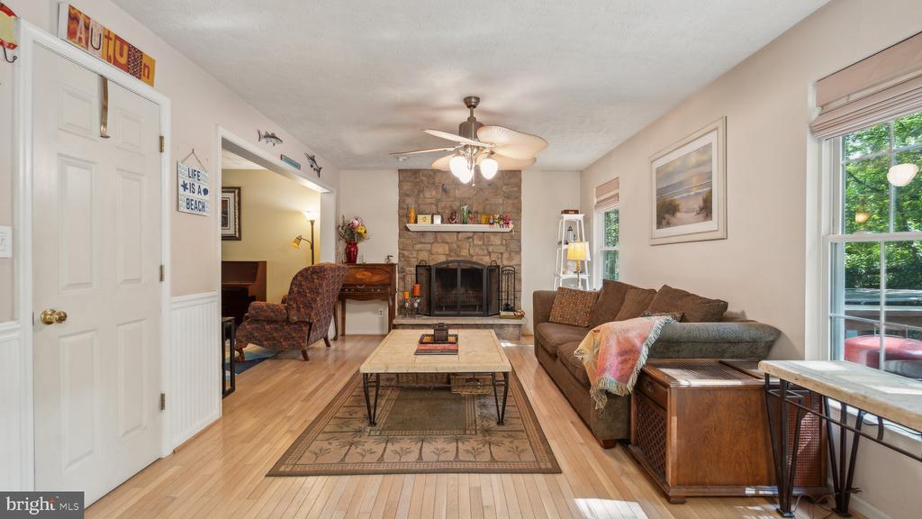 11900 OAKHURST DRIVE