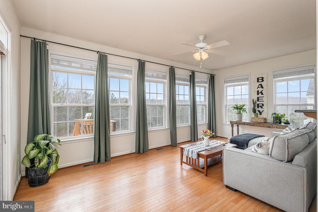 10114 LEES CROSSING LANE