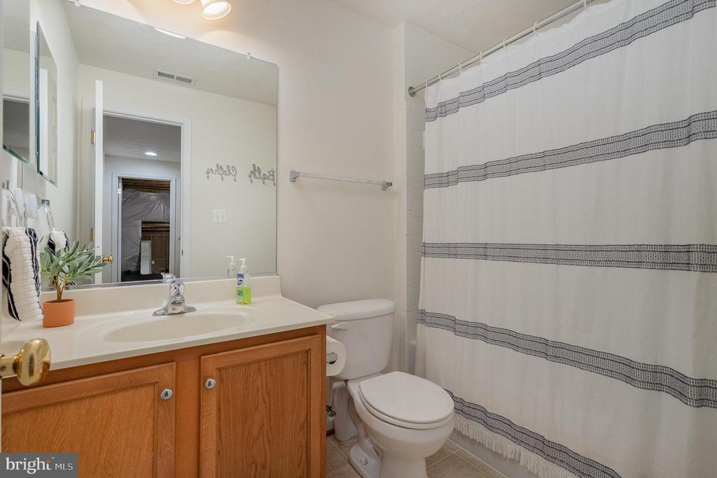 10114 LEES CROSSING LANE