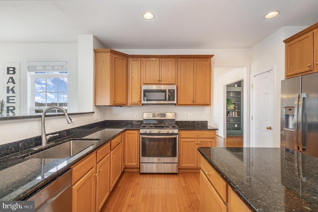 10114 LEES CROSSING LANE