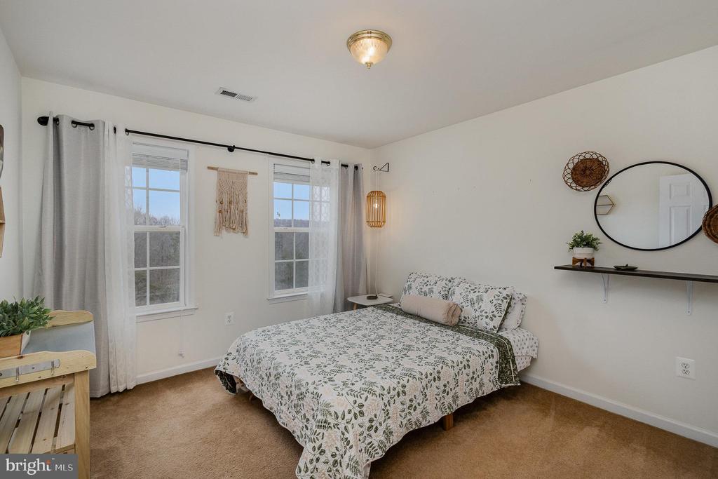 10114 LEES CROSSING LANE