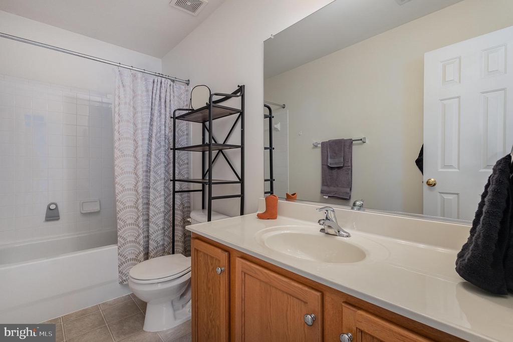 10114 LEES CROSSING LANE