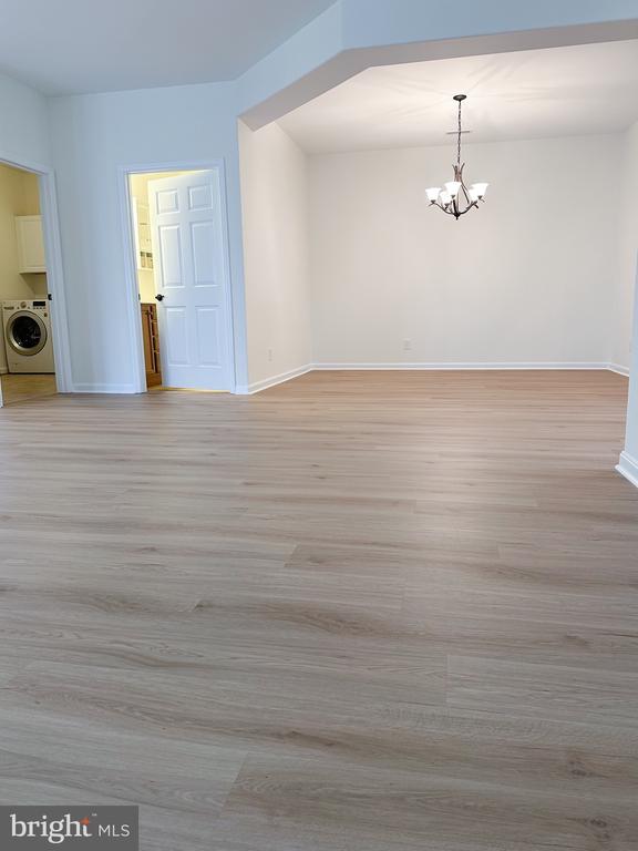 9418 FYVIE LANE