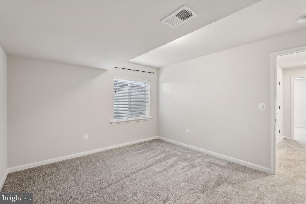 7512 OAKHAM DRIVE