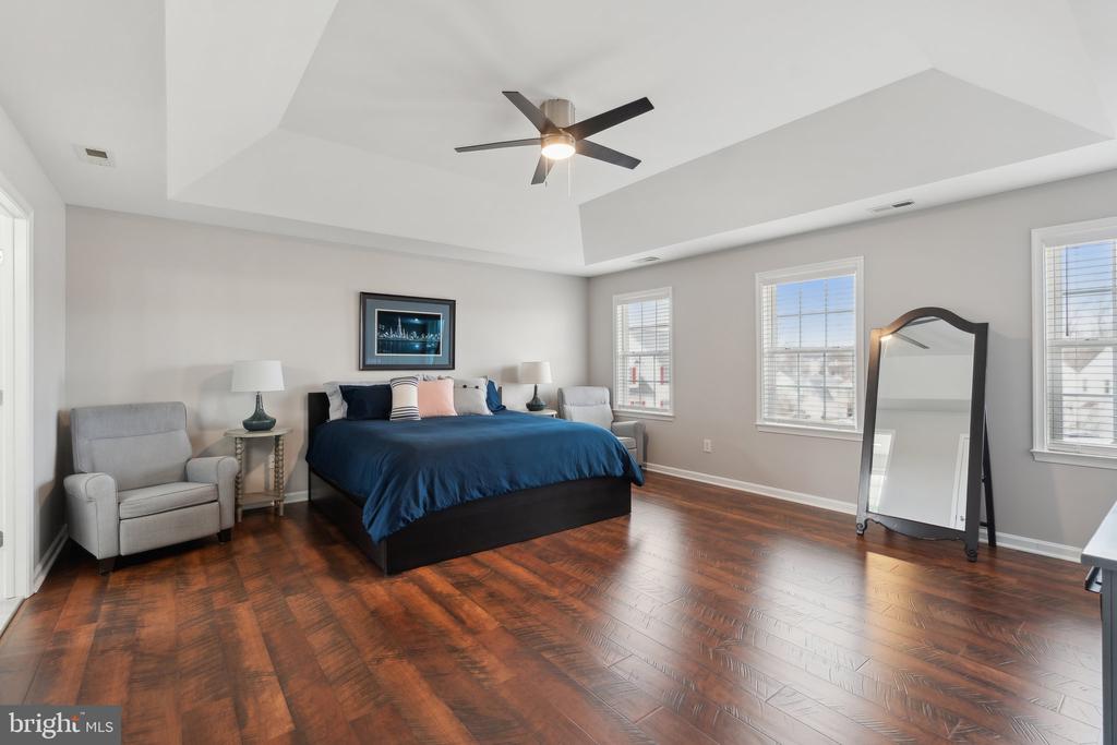 10403 SILVER CREEK COURT