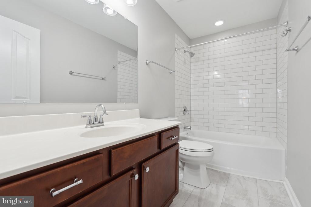 10403 SILVER CREEK COURT