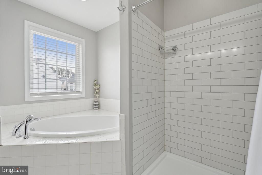 10403 SILVER CREEK COURT