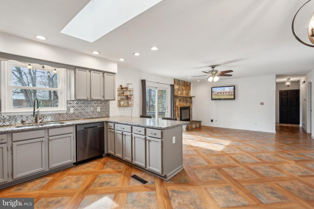 203 LOMBARDY DRIVE
