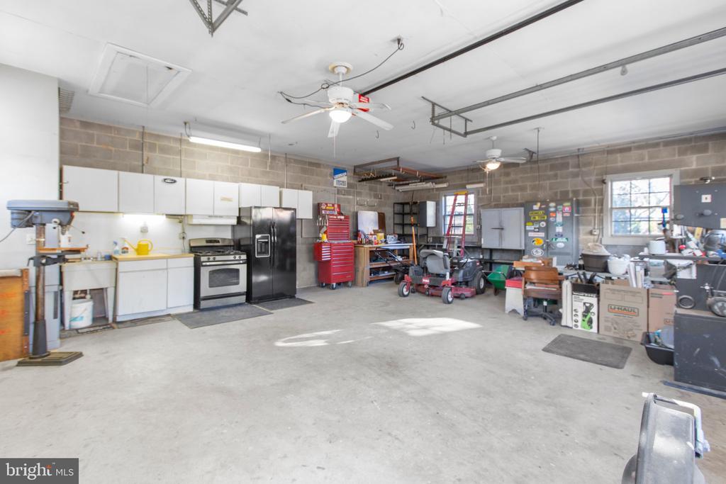 10204 GORDON ROAD