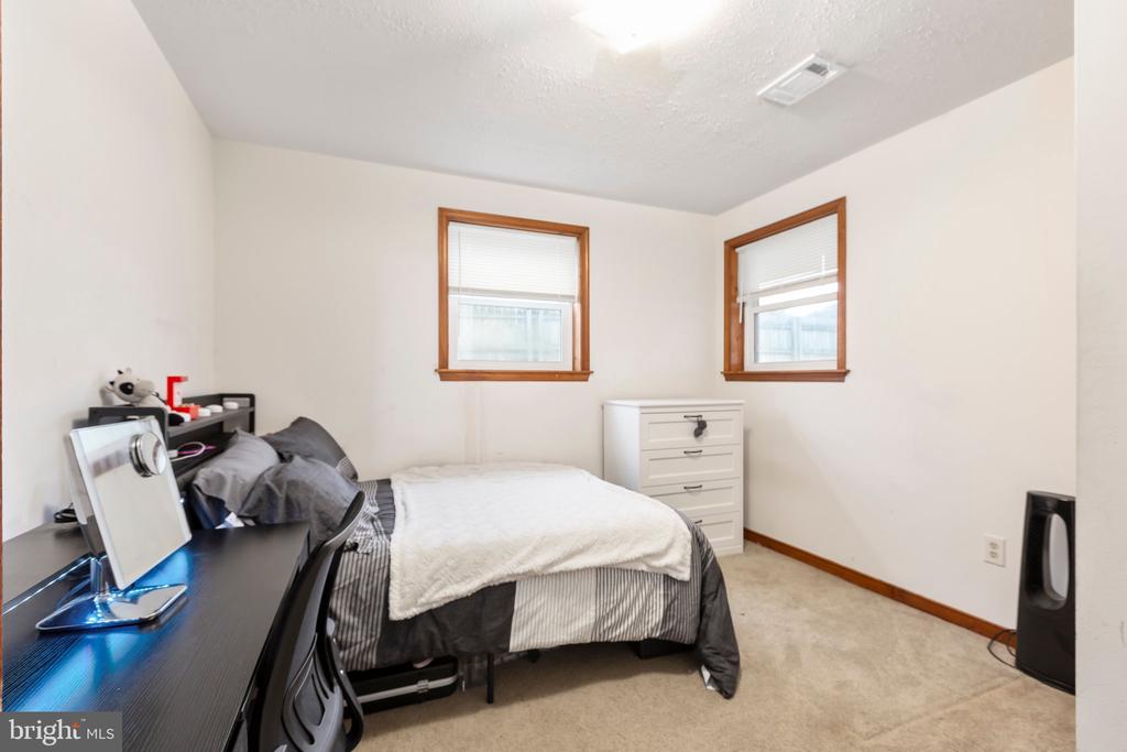 11404 WARNER DRIVE