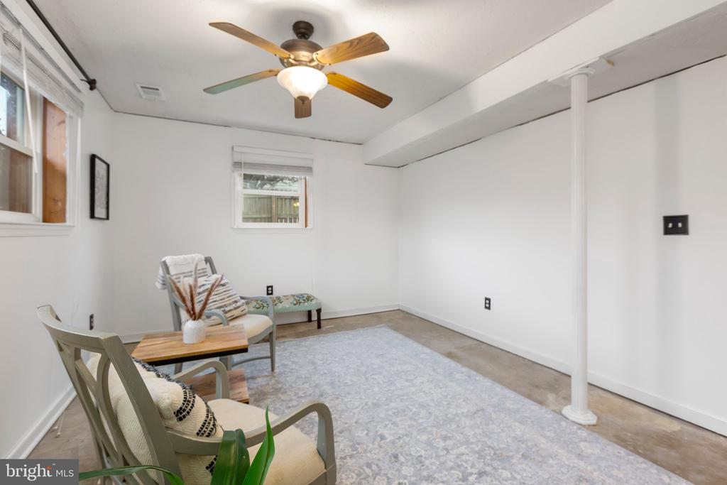 11404 WARNER DRIVE