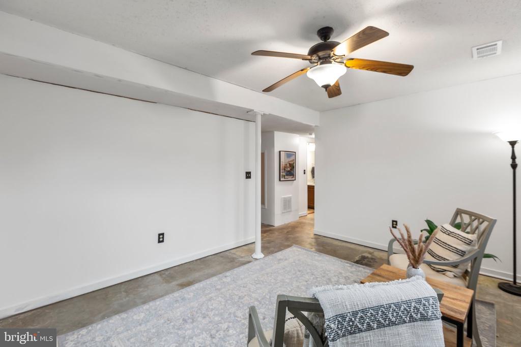 11404 WARNER DRIVE