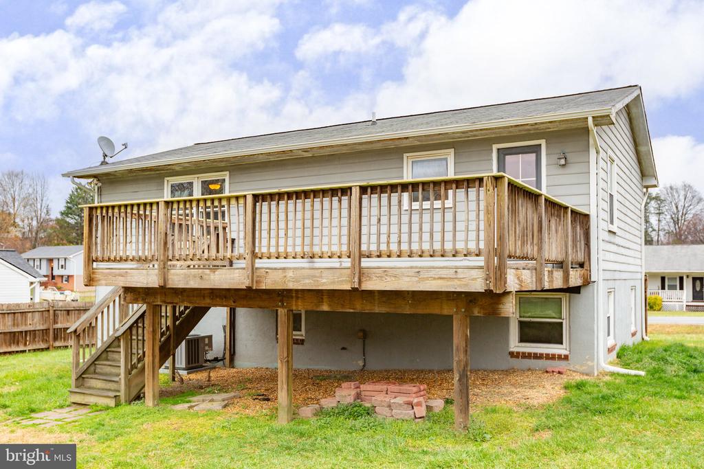 11404 WARNER DRIVE