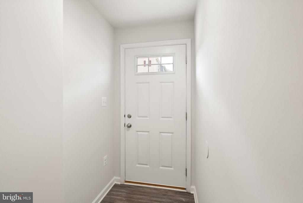 9844 CEDARMASS CIRCLE