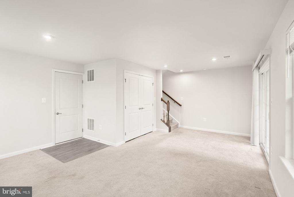 9844 CEDARMASS CIRCLE