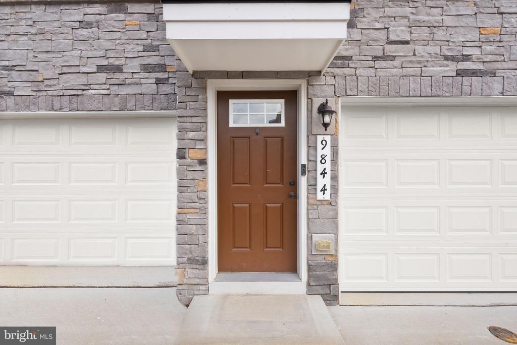 9844 CEDARMASS CIRCLE