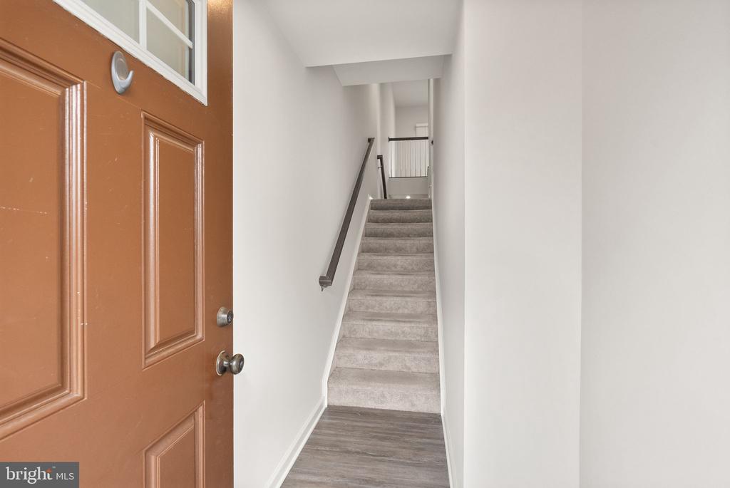 9844 CEDARMASS CIRCLE