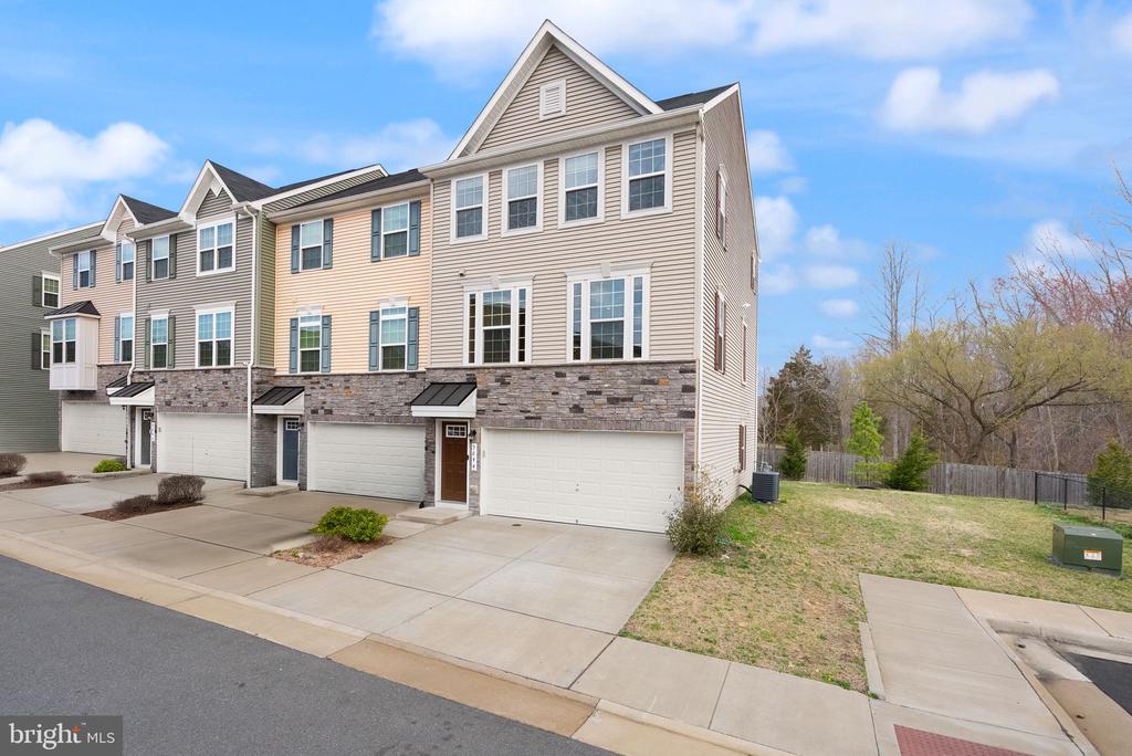 9844 CEDARMASS CIRCLE