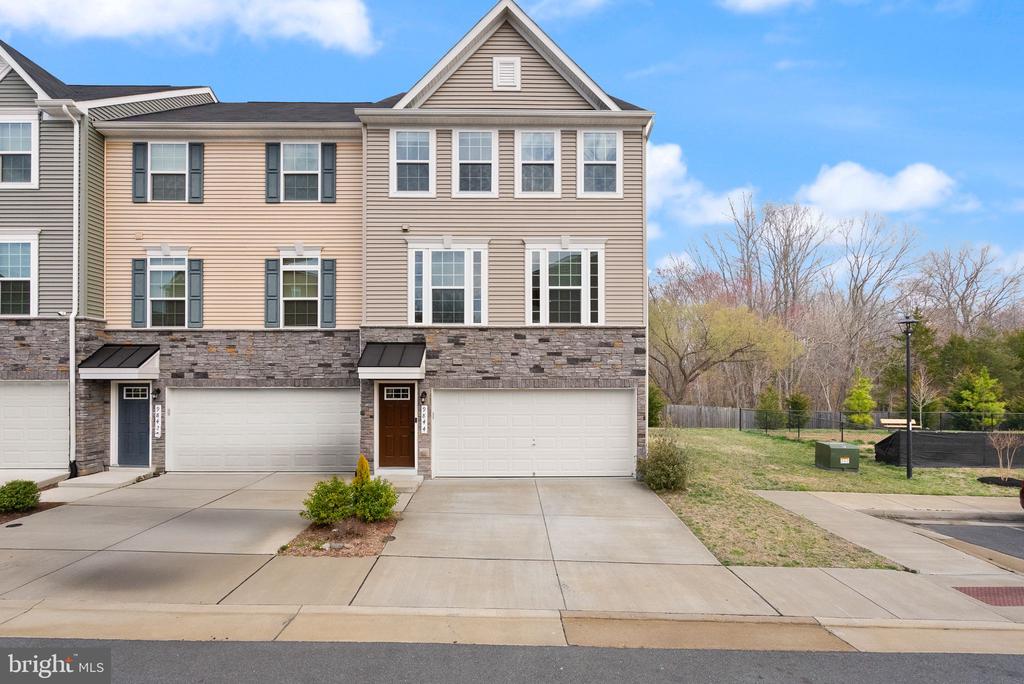 9844 CEDARMASS CIRCLE