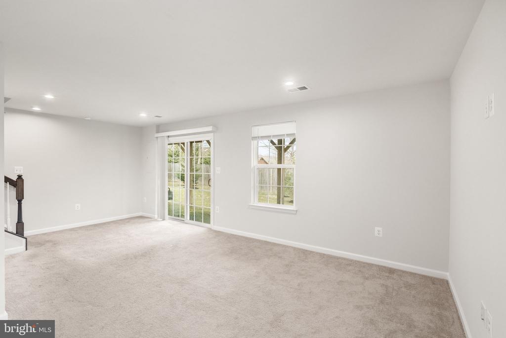 9844 CEDARMASS CIRCLE
