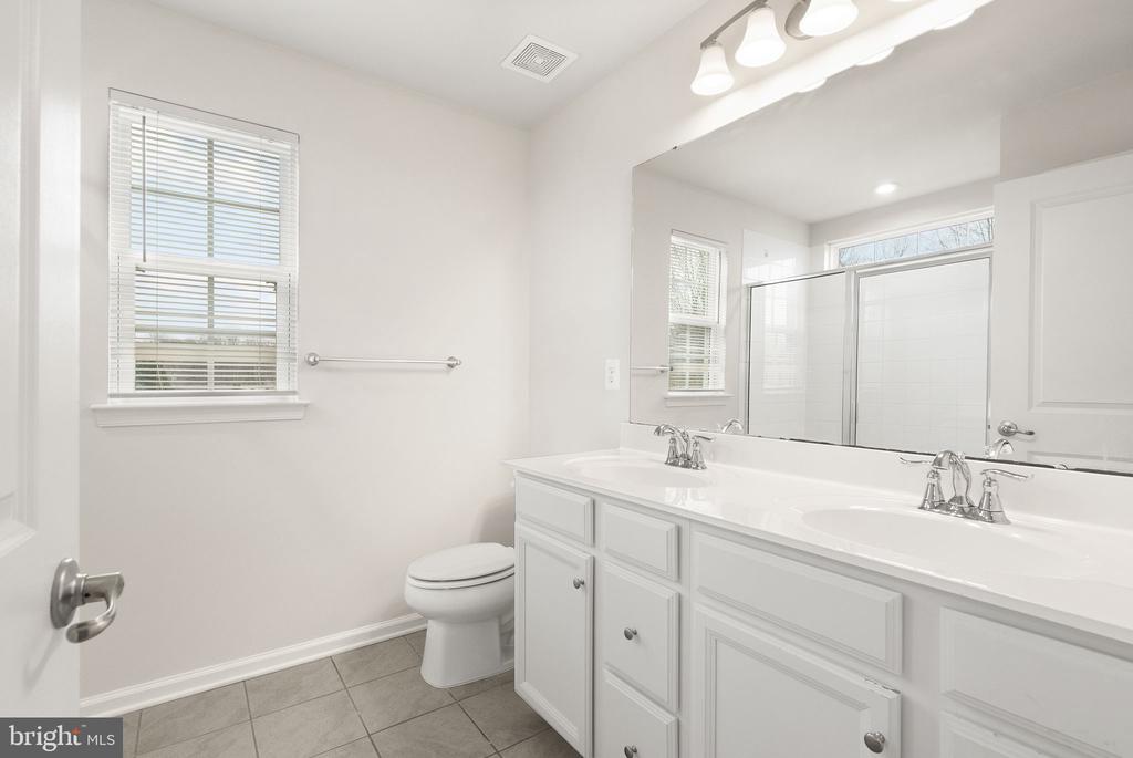 9844 CEDARMASS CIRCLE