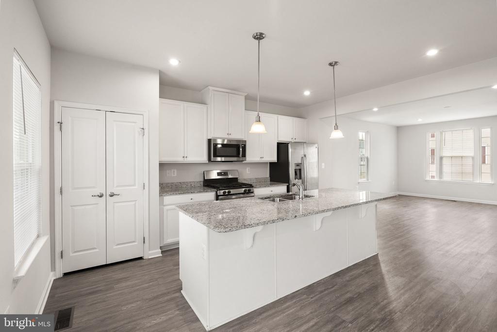 9844 CEDARMASS CIRCLE