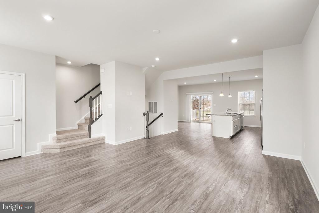 9844 CEDARMASS CIRCLE