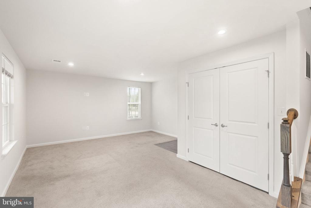 9844 CEDARMASS CIRCLE