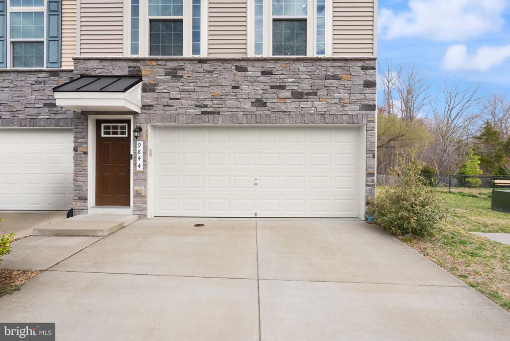 9844 CEDARMASS CIRCLE