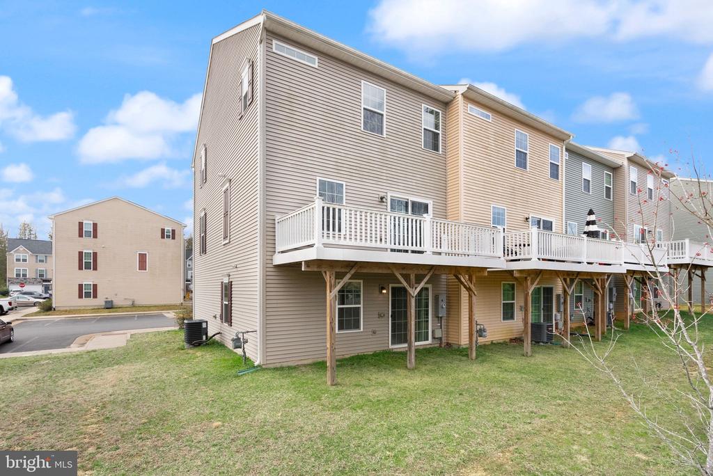 9844 CEDARMASS CIRCLE