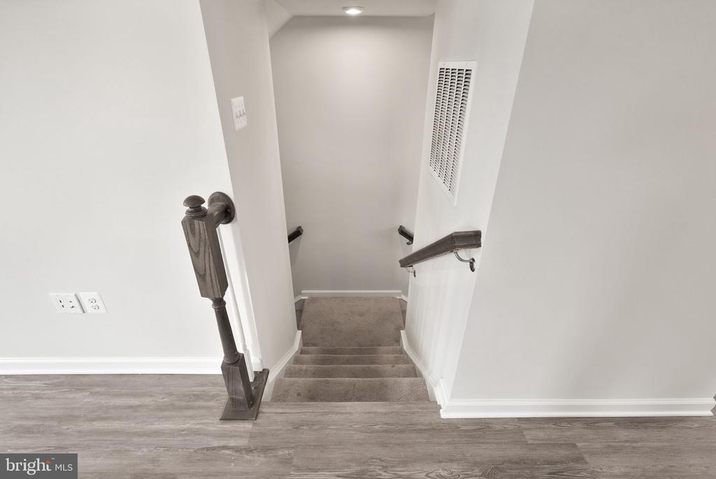 9844 CEDARMASS CIRCLE