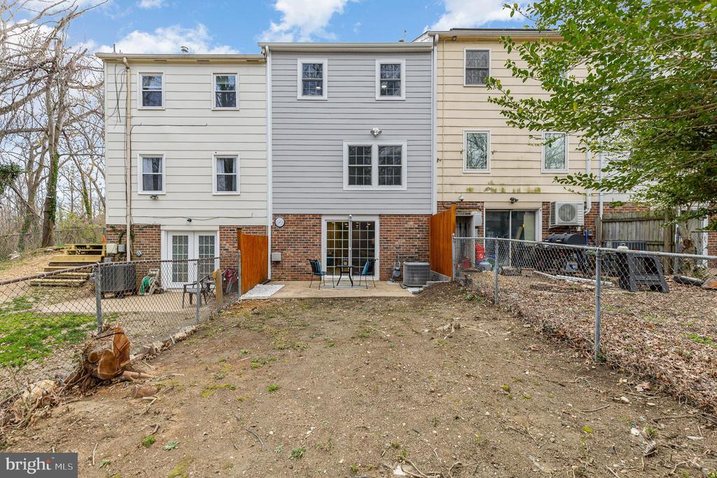 122 JANNEY COURT